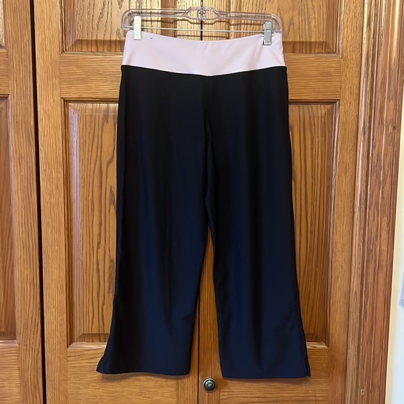 Nike workout capri pants pink and black - Picture 2 of 3